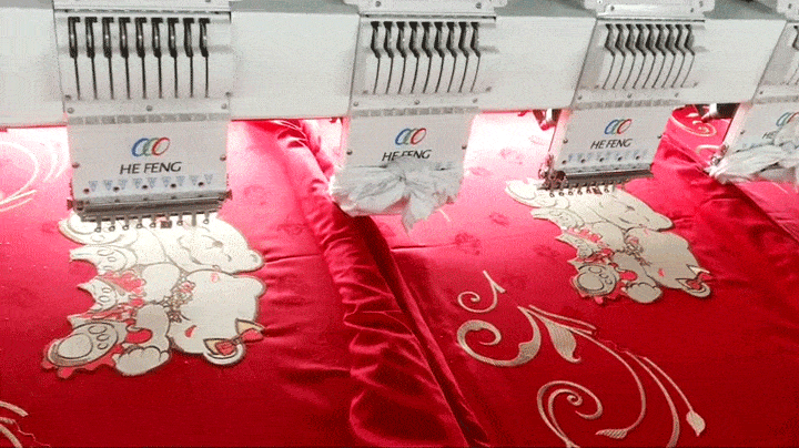 富安娜使用禾豐繡花機進行家紡產品的刺繡.gif